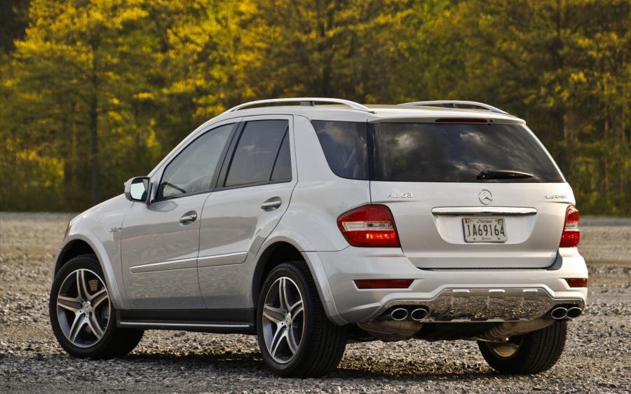  Mercedes-Benz ML63 AMG 2009 года  (фото 17 из 38)